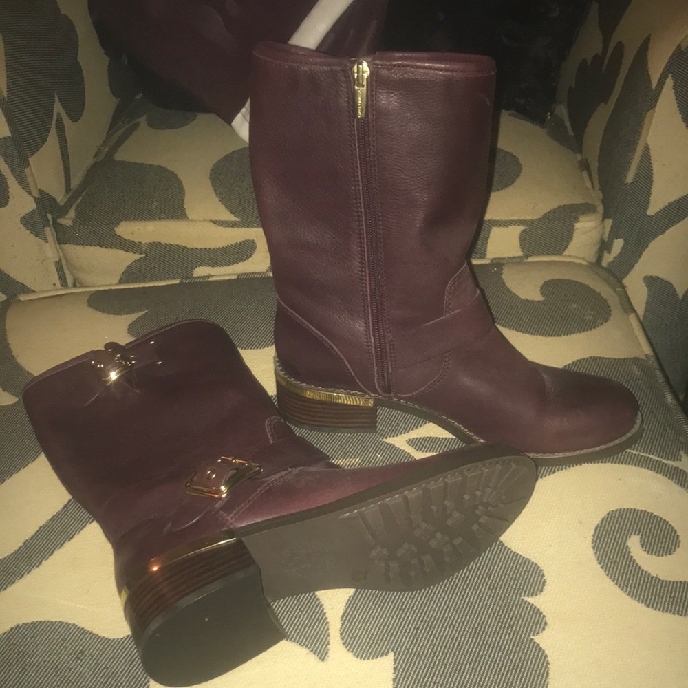 Vince Camuto flat boots! Never worn